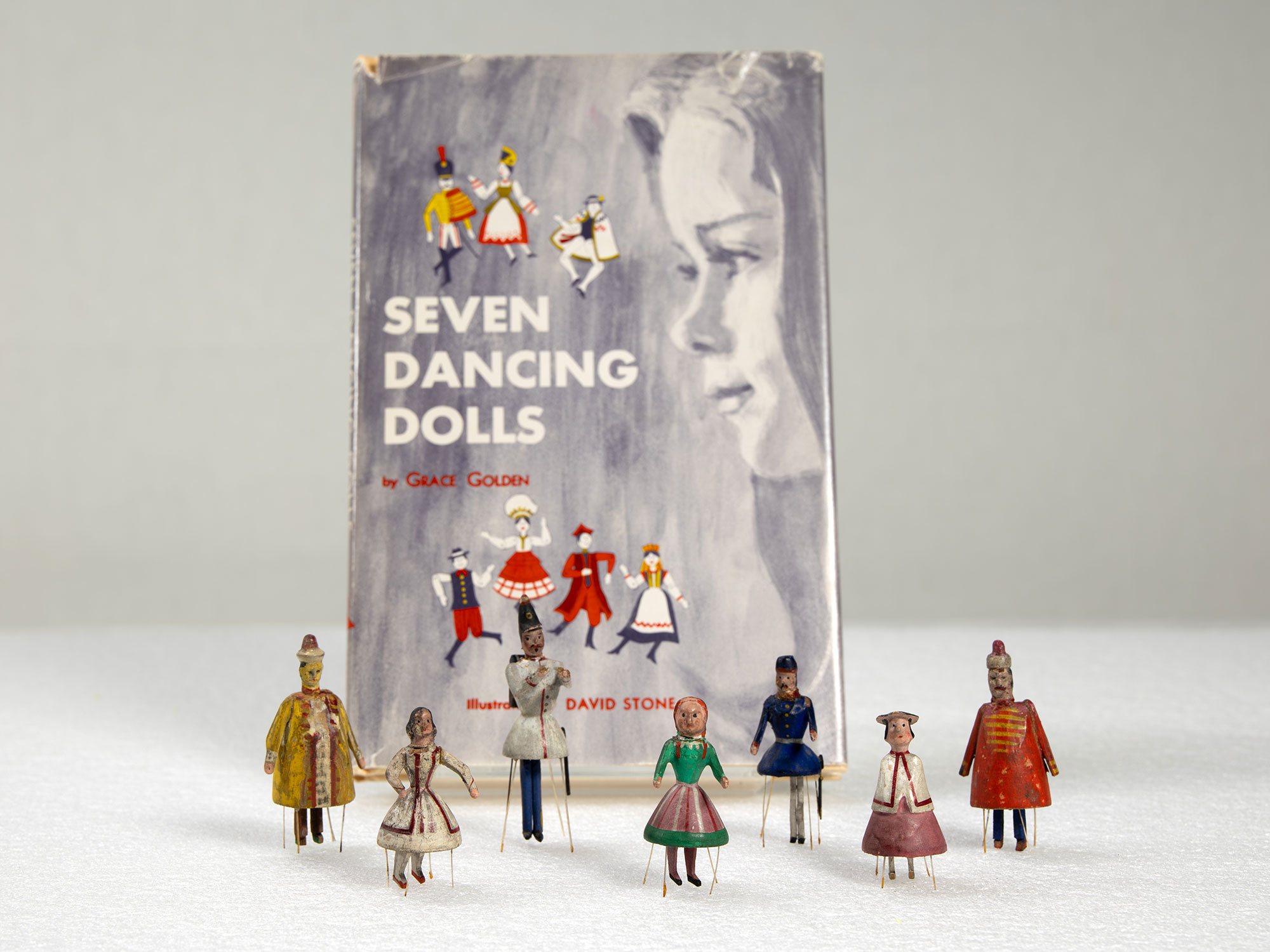 Dancing dolls